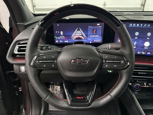 Used 2025 Chevrolet Traverse RS w/ LPO, Floor Liner Package AWD/4WD image 13