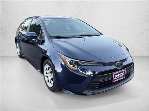 Used 2024 Toyota Corolla LE image 3