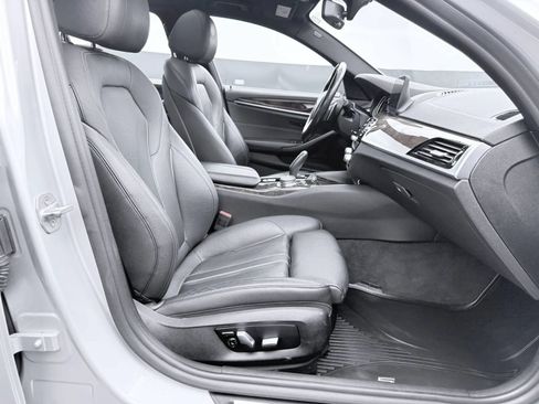 Used 2018 BMW 530i xDrive w/ Premium Package AWD/4WD image 23