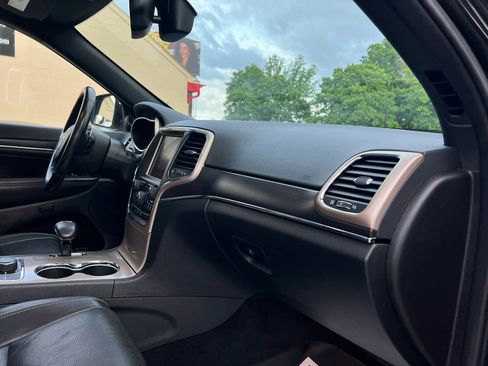 Used 2015 Jeep Grand Cherokee Limited w/ Luxury Group II AWD/4WD image 19