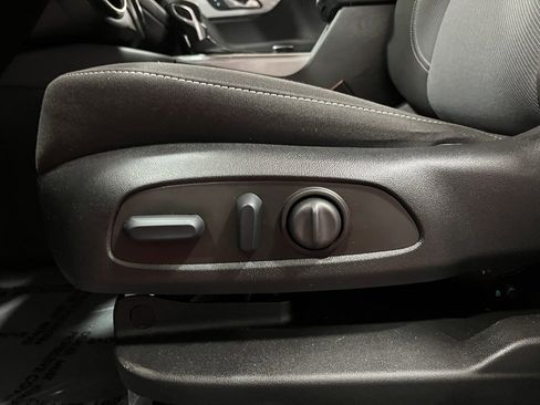 Used 2023 Chevrolet Blazer LT image 22