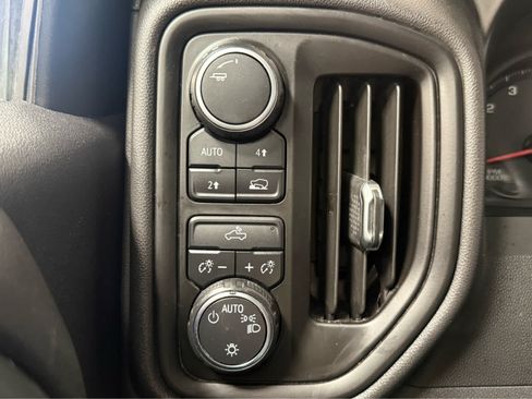 Used 2019 Chevrolet Silverado 1500 Custom w/ Custom Value Package AWD/4WD image 24
