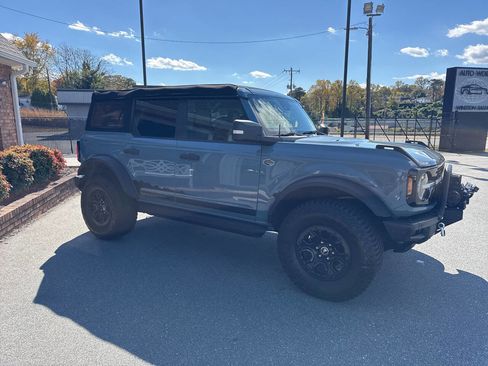 Used 2022 Ford Bronco Wildtrak image 10