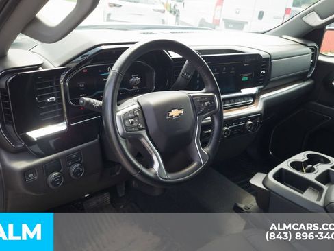 Used 2025 Chevrolet Silverado 1500 LT RWD image 5