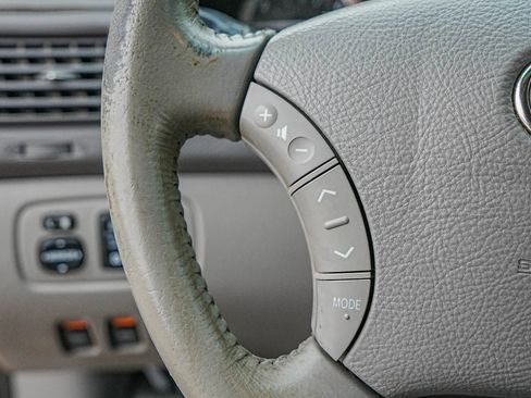 Used 2004 Toyota Sienna XLE Limited image 26