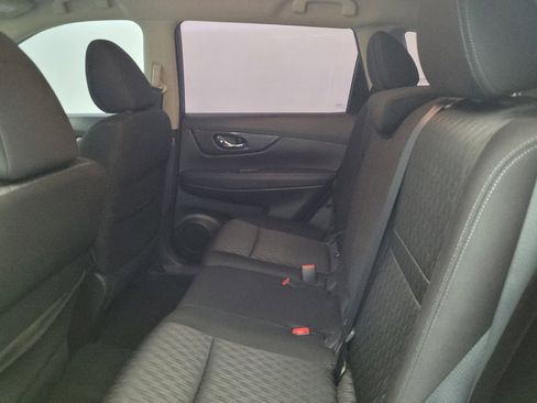 Used 2018 Nissan Rogue S FWD image 18