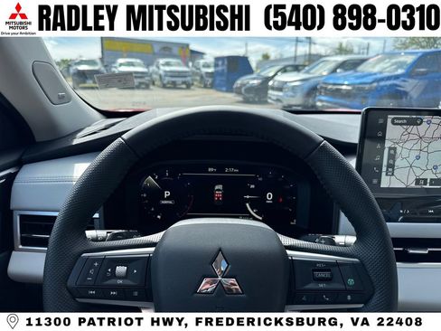 New 2026 Mitsubishi Outlander SEL image 6