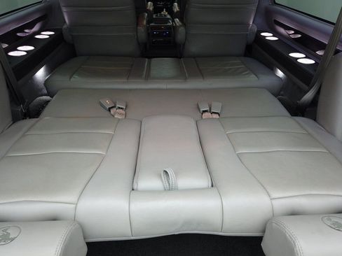 Used 2020 GMC Savana 2500 Extended w/ Enhanced Convenience Package image 9