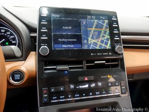 Used 2019 Toyota Avalon Limited image 11