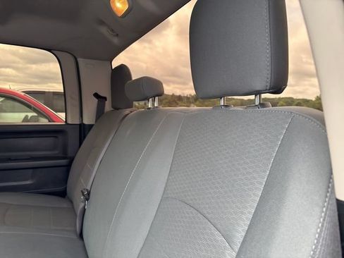Used 2016 RAM 1500 Express RWD image 10