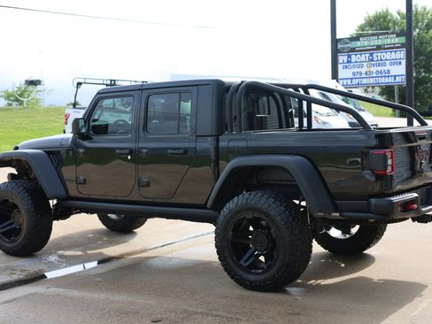 Used 2024 Jeep Gladiator Rubicon w/ Technology Group AWD/4WD image 8