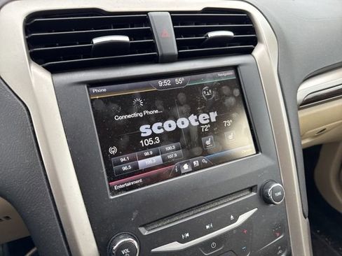 Used 2015 Ford Fusion SE w/ Equipment Group 502A FWD image 2
