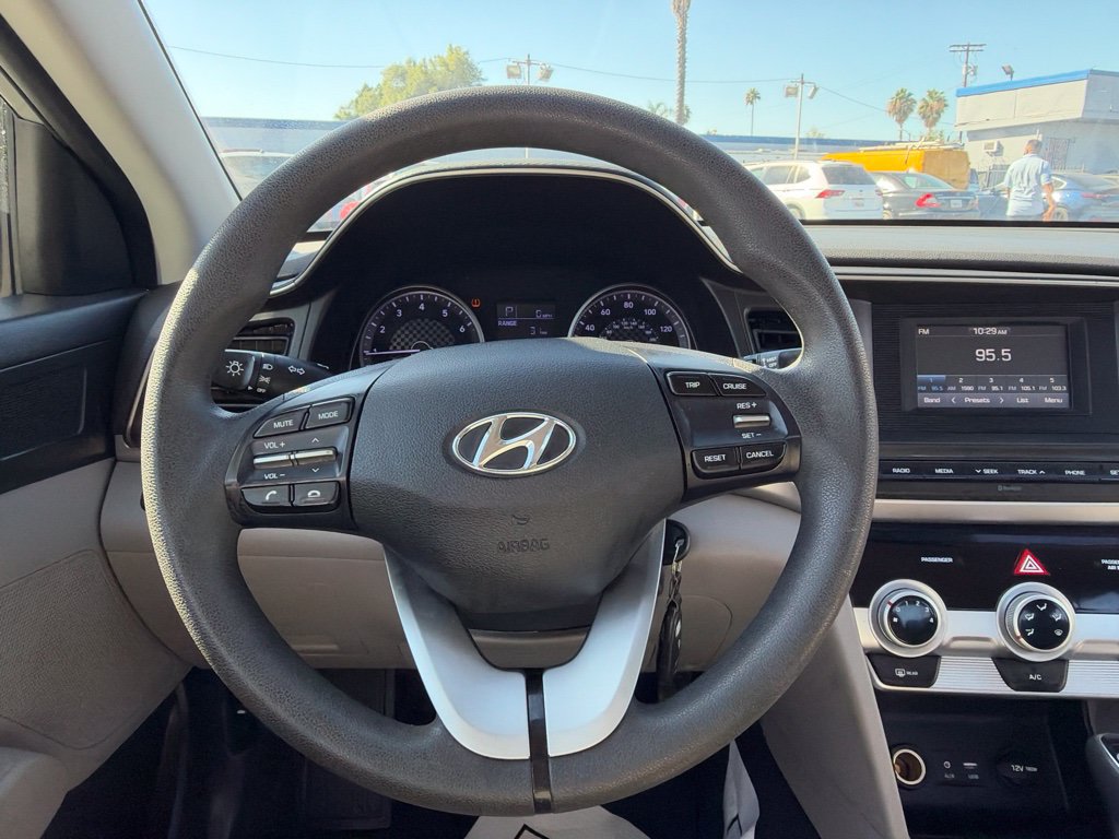 Used 2019 Hyundai Elantra SE FWD image 12