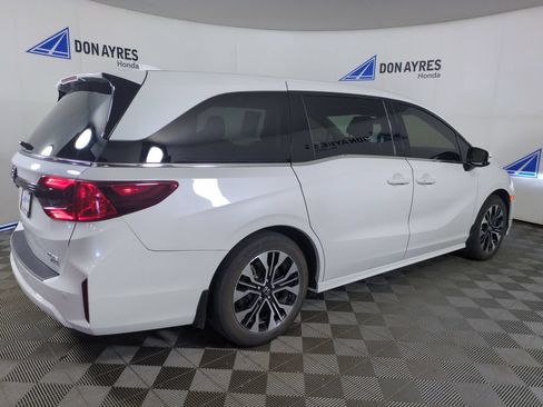 Certified 2025 Honda Odyssey Elite image 9