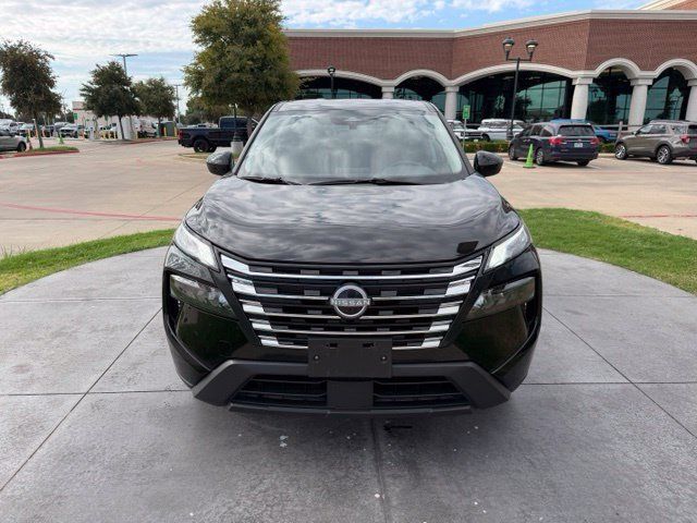 Used 2025 Nissan Rogue SV AWD/4WD image 2