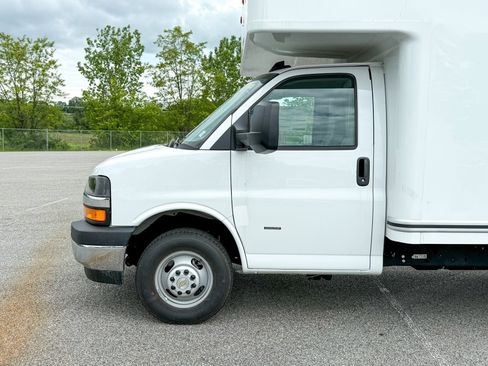 New 2025 Chevrolet Express 3500 w/ Power Convenience Package image 15