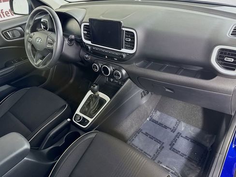 Certified 2023 Hyundai Venue Limited w/ Cargo Package FWD image 32