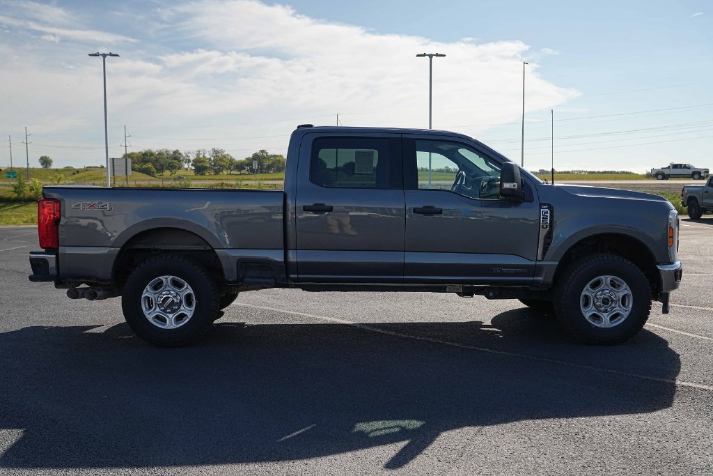 Used 2025 Ford F250 XLT AWD/4WD image 6