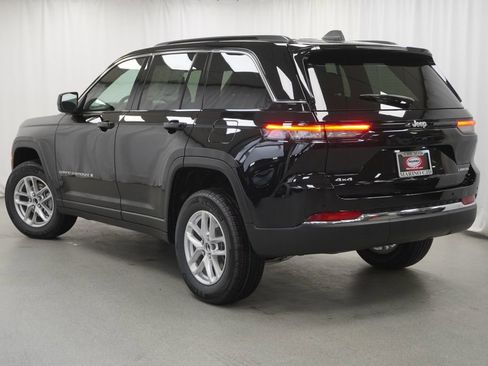New 2026 Jeep Grand Cherokee Laredo AWD/4WD image 12