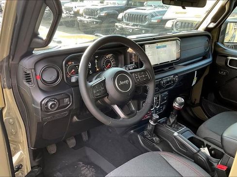 New 2025 Jeep Wrangler Unlimited Rubicon image 7