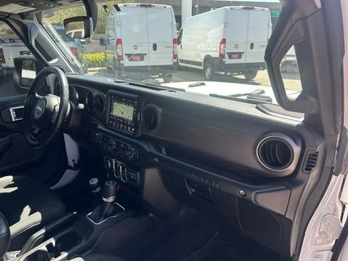 Used 2022 Jeep Wrangler Unlimited Sport AWD/4WD image 18