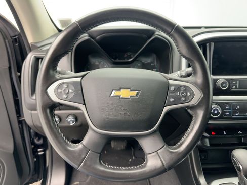 Used 2022 Chevrolet Colorado LT w/ LT Convenience Package image 16