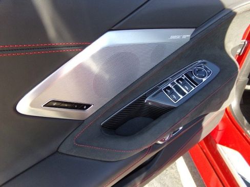 Used 2021 Chevrolet Corvette Stingray Premium Conv w/ Z51 Performance Package image 16