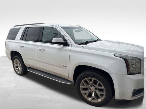 Used 2017 GMC Yukon SLE w/ SLE Value Package image 3