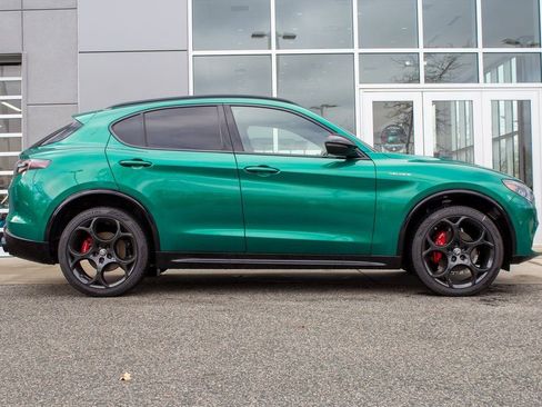 New 2025 Alfa Romeo Stelvio Sprint AWD/4WD image 4