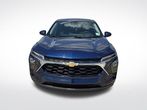 Used 2024 Chevrolet Trax LS w/ LS Convenience Package FWD image 2