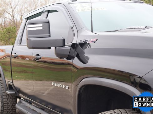 Used 2025 Chevrolet Silverado 2500 ZR2 w/ Technology Package image 3