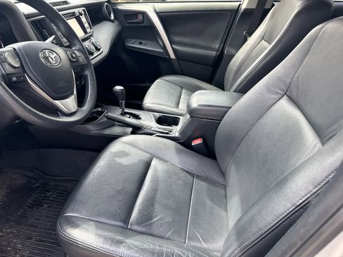 Used 2018 Toyota RAV4 LE AWD/4WD image 7