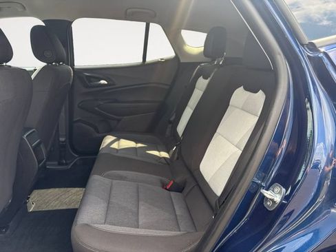 Used 2024 Chevrolet Trax LS w/ LS Convenience Package FWD image 13