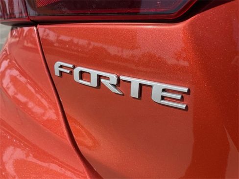 Used 2023 Kia Forte LXS image 29