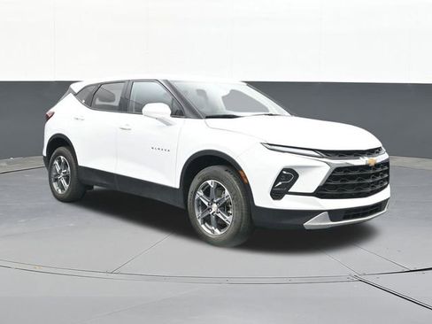 Used 2024 Chevrolet Blazer LT image 1