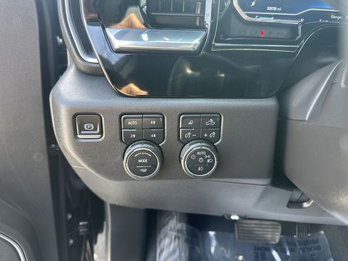 Used 2023 Chevrolet Silverado 1500 LT Trail Boss w/ LT Trail Boss Premium Package AWD/4WD image 16