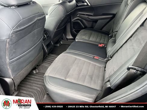 Used 2024 Mitsubishi Outlander FWD image 12