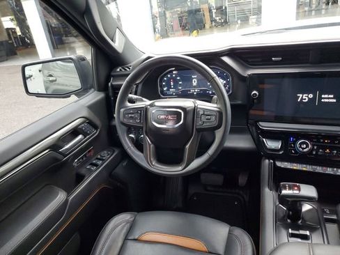 Used 2024 GMC Sierra 1500 AT4 w/ Technology Package AWD/4WD image 13