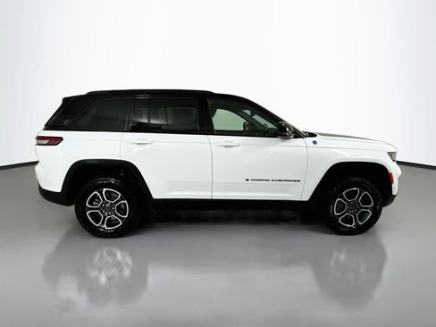 Used 2023 Jeep Grand Cherokee Trailhawk w/ Advanced Protech Group II AWD/4WD image 8