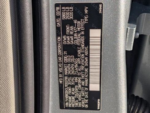 Used 2018 Volvo XC60 T8 Momentum w/ Vision Package image 26