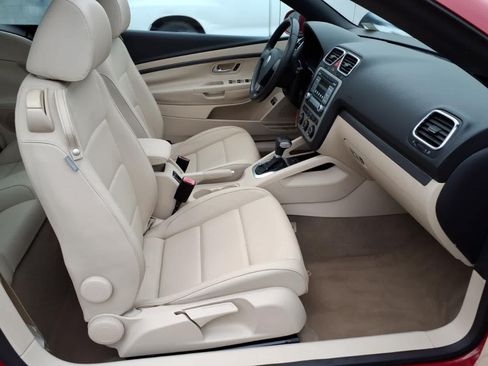 Used 2008 Volkswagen Eos 2.0T FWD image 18