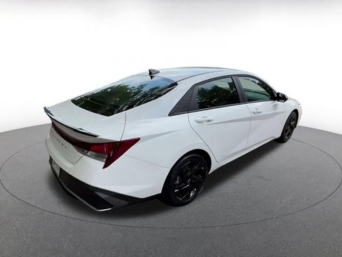 Used 2026 Hyundai Elantra Sport FWD image 11