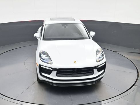Used 2025 Porsche Macan AWD/4WD image 30