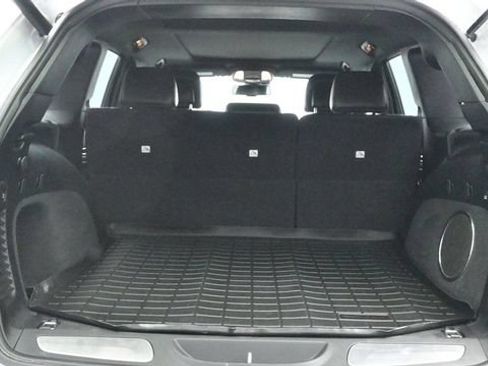 Used 2015 Jeep Grand Cherokee High Altitude AWD/4WD image 9