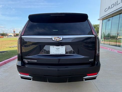 Used 2024 Cadillac Escalade Premium Luxury Platinum RWD image 4