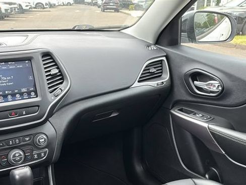 Used 2022 Jeep Cherokee Latitude Lux w/ Sun & Sound Group AWD/4WD image 25