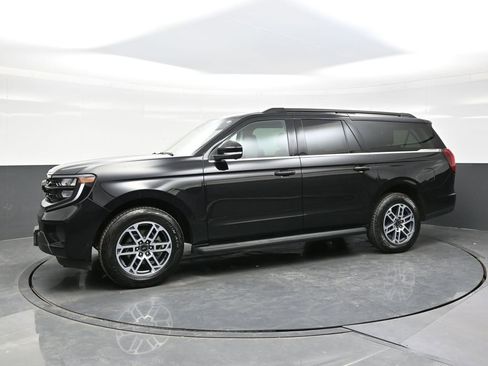 Used 2025 Ford Expedition Max Active image 3