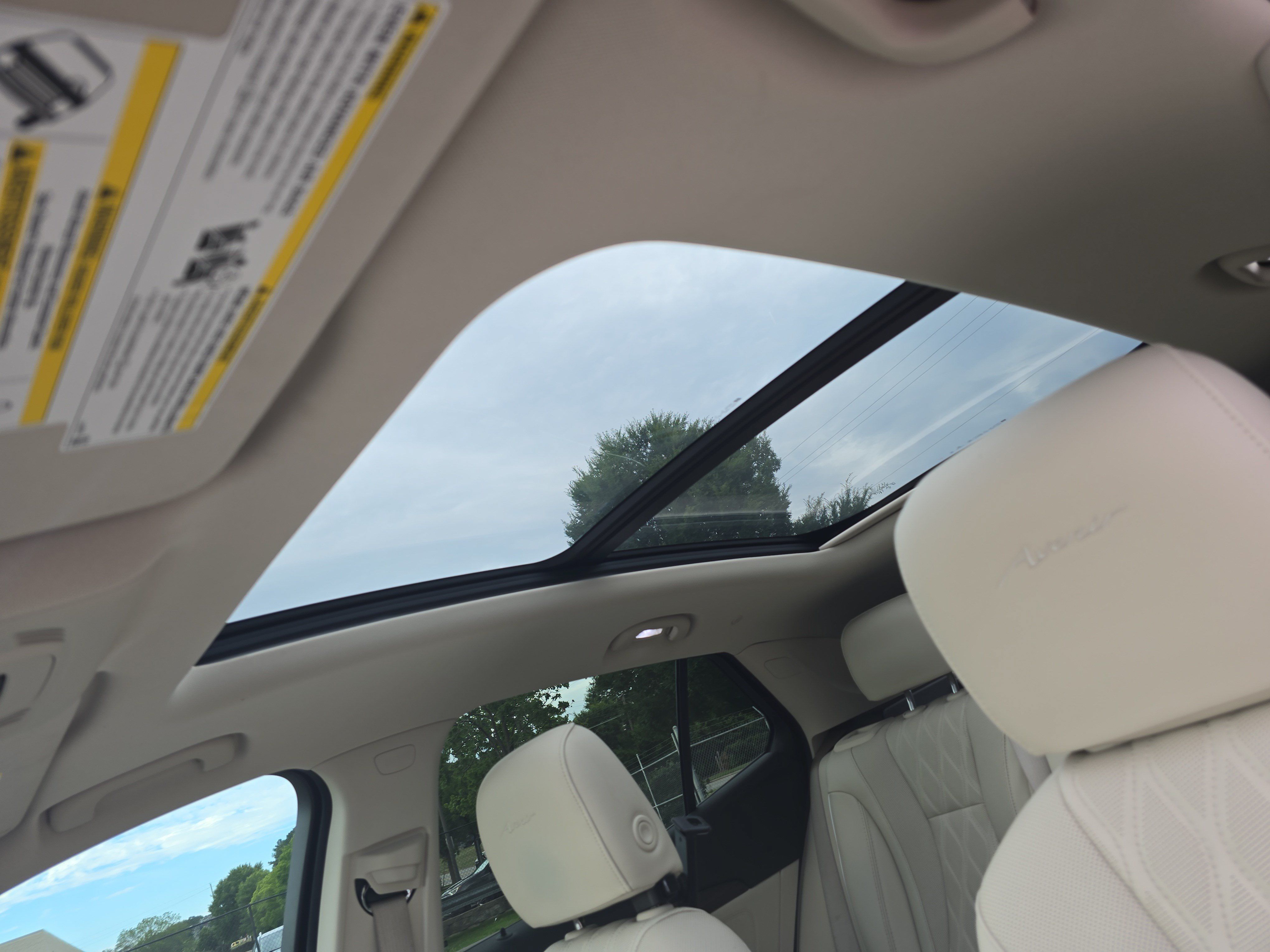 Used 2023 Buick Envision Avenir FWD image 29