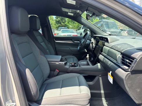 New 2026 GMC Terrain AT4 w/ Technology Package II AWD/4WD image 13