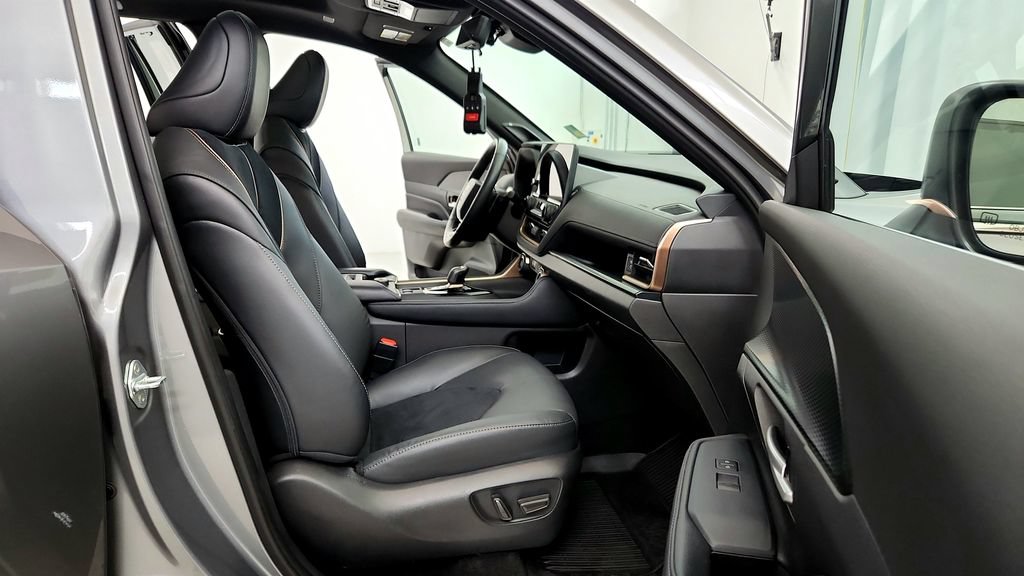 Certified 2025 Toyota Grand Highlander AWD Hybrid image 22